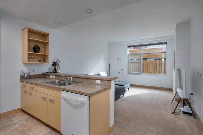 Building Photo - 309 W Washington Ave