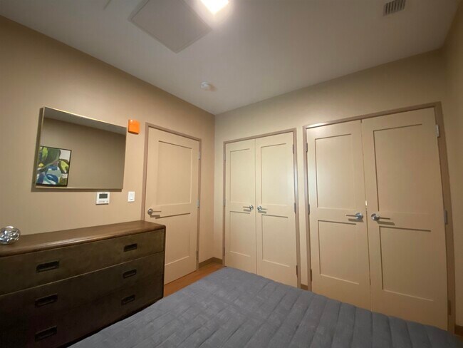 Building Photo - 83 Hanover St