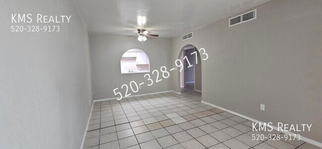 Building Photo - 1577 W Aztec Ct