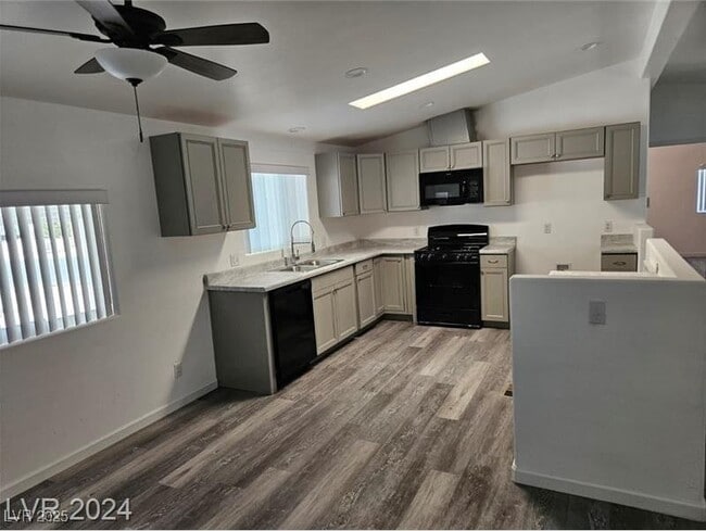 Building Photo - 3253 Calanda St