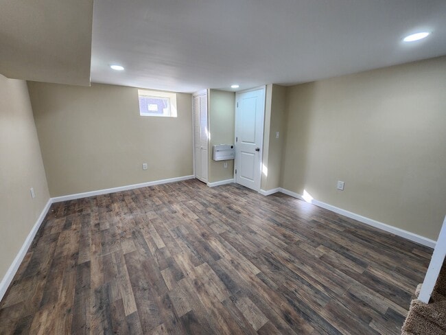Building Photo - 4927 Woodland Ave