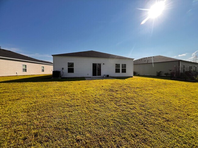 Building Photo - Welcome To The Preserves At Hiltonhead Lakes