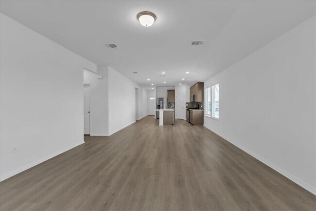 Building Photo - 5028 Hazelnut Ln