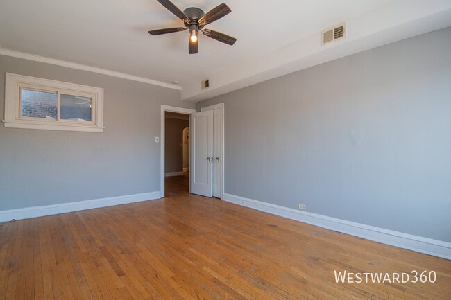 Building Photo - 7841 S Kingston Ave