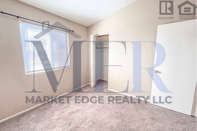 Building Photo - 3Bed/2Bath Home in Maricopa! Ready for Immediate Move-In! -- FENCED-IN YARD!