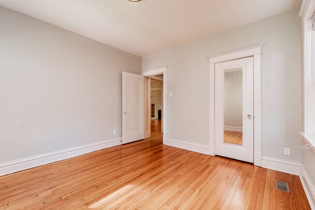 Building Photo - 6615 San Bonita Ave