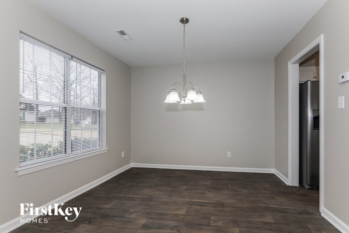 Building Photo - 1021 Barbee Farm Dr