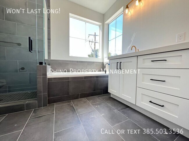 Building Photo - 4634 Locust Hls Ct