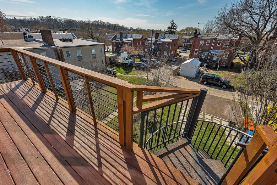 Building Photo - 5110 Fort Totten Dr NE