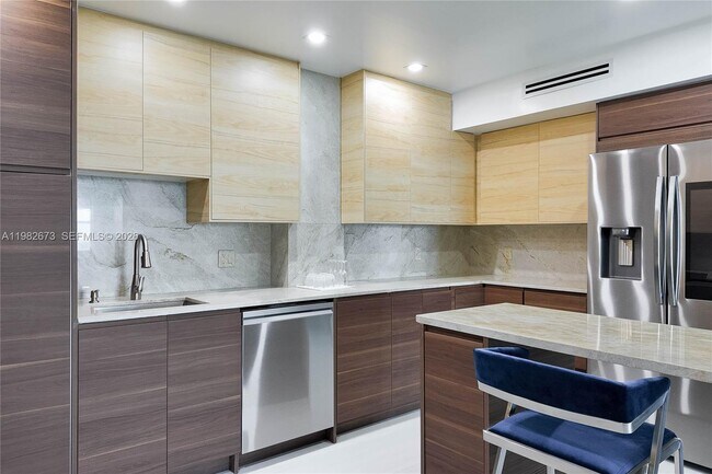 Building Photo - 1985 S Ocean Dr