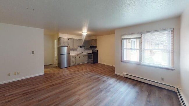 Building Photo - 229 S Grove St