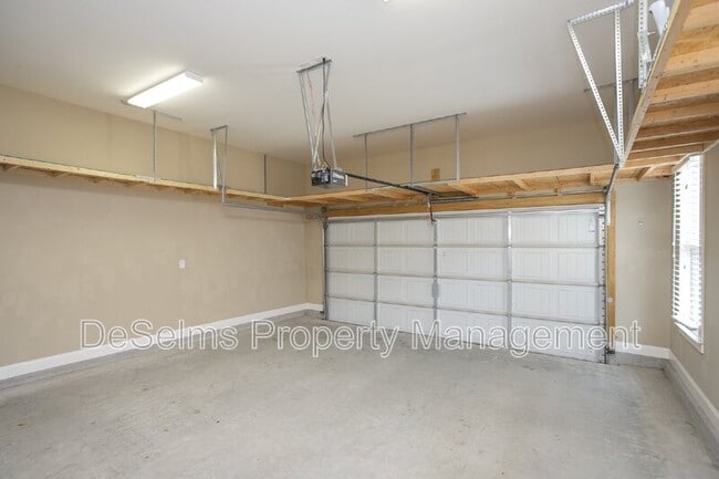 Building Photo - 3866 Somers Ln