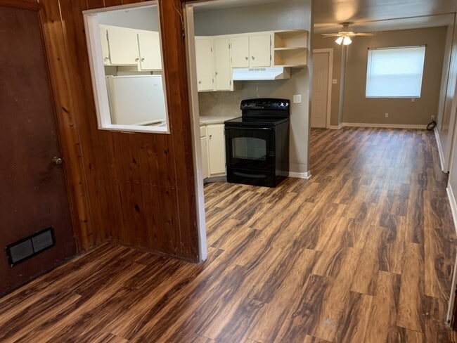 Building Photo - 630 Stiles Ave