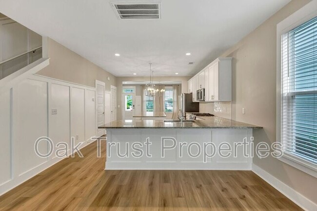 Building Photo - 3 Clearblue Lp