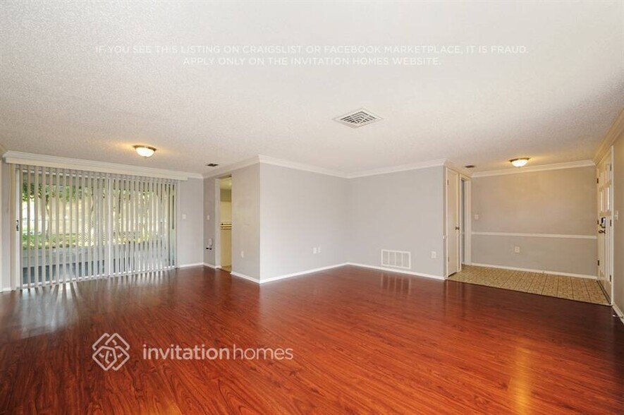 Building Photo - 8701 Lincolnshire Dr