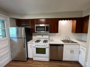 Building Photo - Cozy 1-Bed, 1-Bath Apartment in Villa Park...