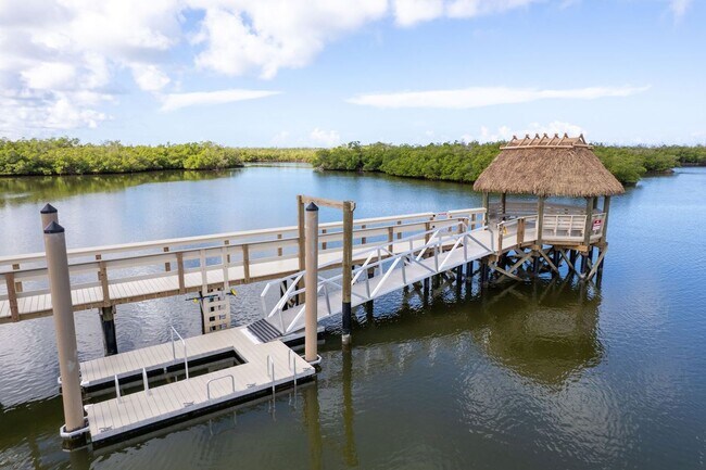 Building Photo - 285 Naples Cove Dr