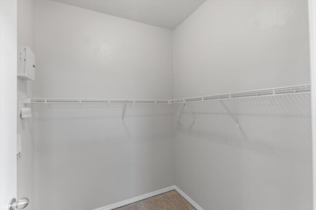 Building Photo - Gated Bartram Park Condo