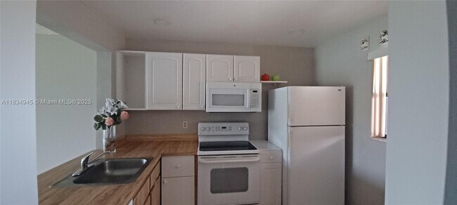 Building Photo - 14871 SW 104th St