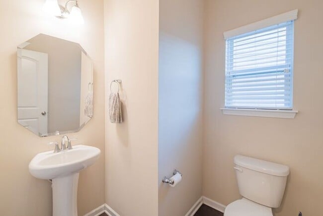 Building Photo - Third month rent free if you sign a lease before 01/31! Spacious 4 Bedroom, 3.5 Bath Home for Ren...