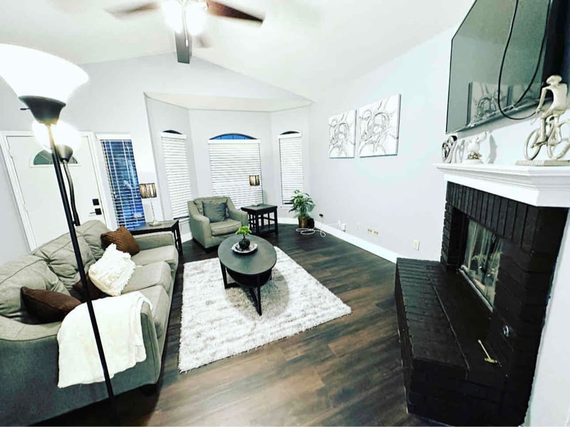 Building Photo - 9360 Sunset Dr