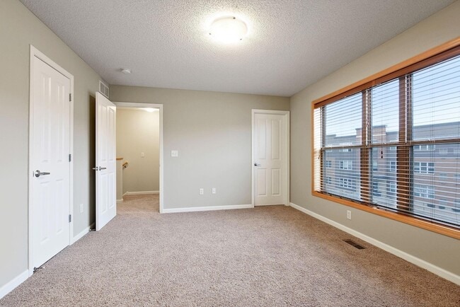 Building Photo - 737 Victoria Street S