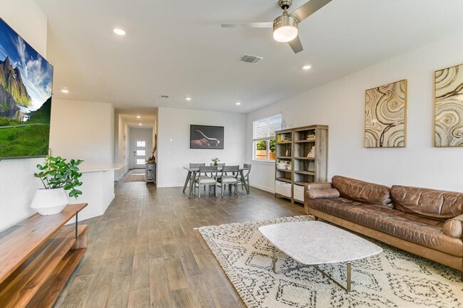 Building Photo - 14409 Cantarra Dr