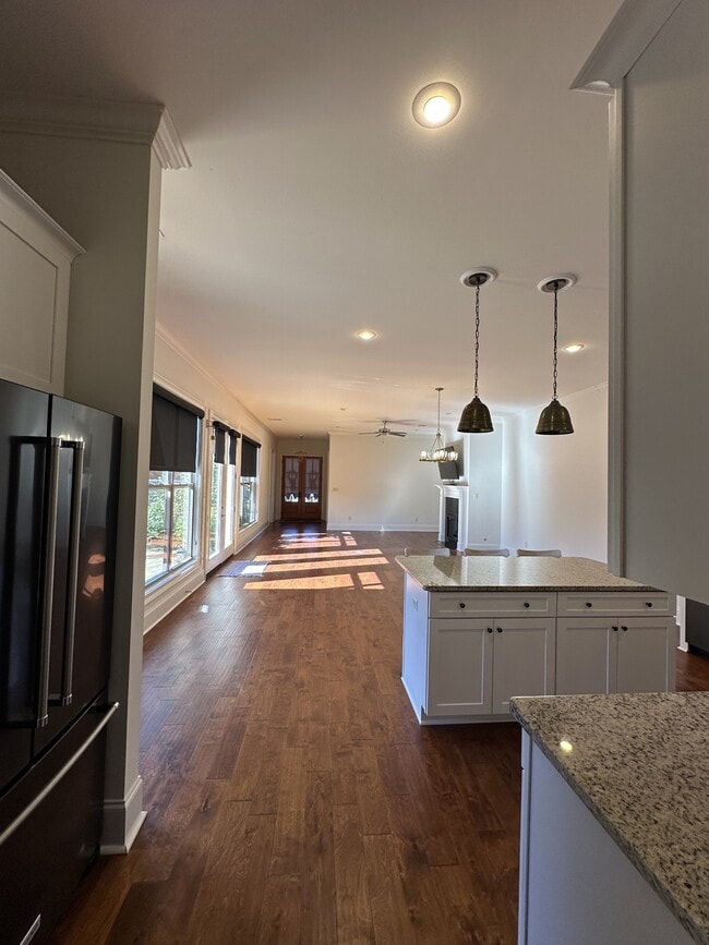 Building Photo - 170 Mulberry Ln