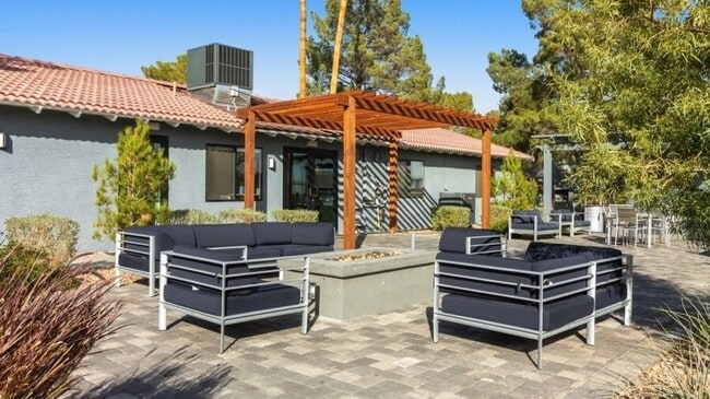 Building Photo - 6255 W Tropicana Ave