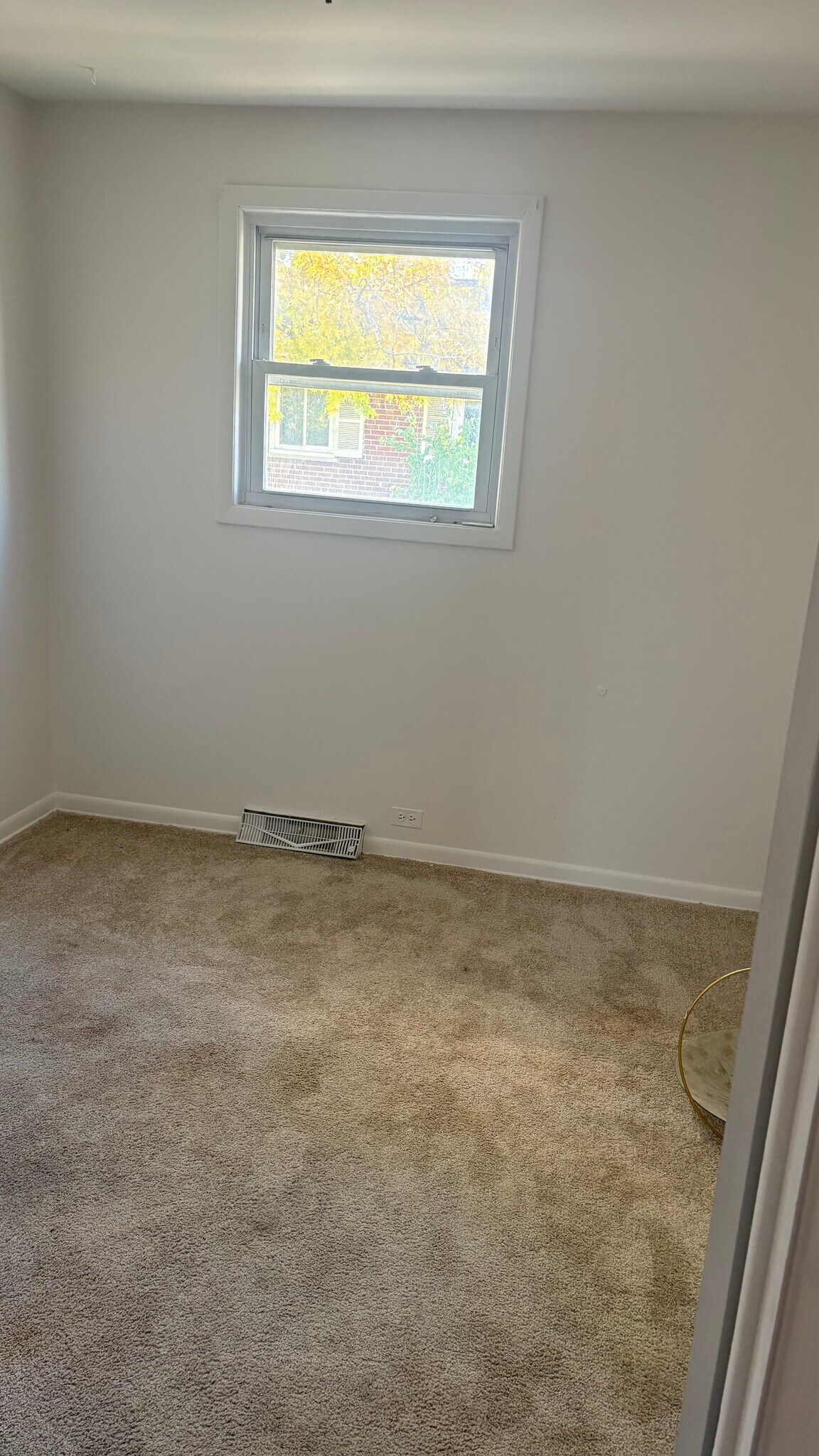 Building Photo - 929 W North Ave