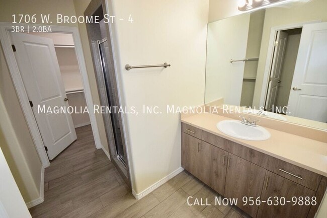 Building Photo - 1706 W Broome St