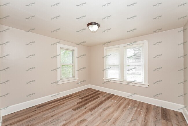 Building Photo - 805 Woodland Ave