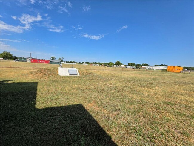 Building Photo - 120 Sooner Rd