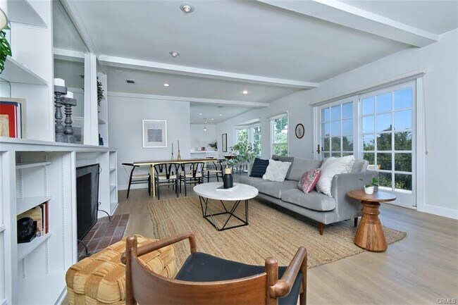 Building Photo - 3753 Berry Dr