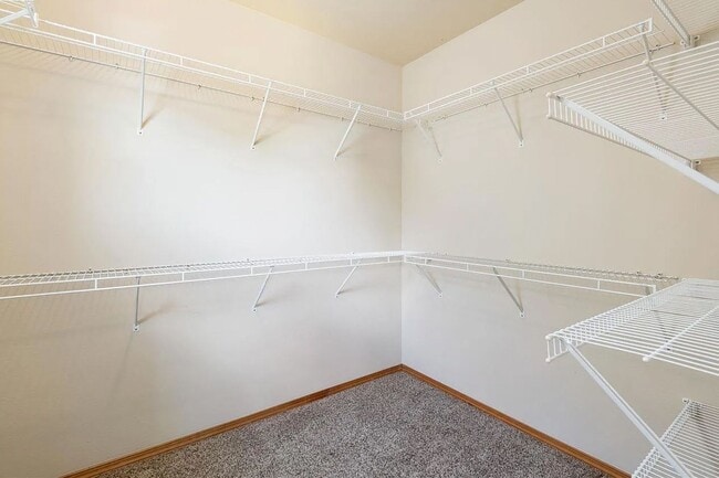 Building Photo - Craftsman Style Townhome in Private Neighb...