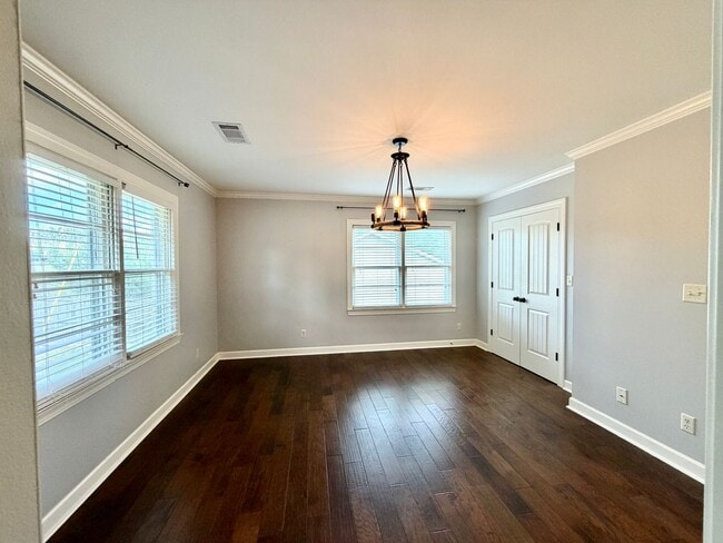 Building Photo - Sharon Hills Neighborhood