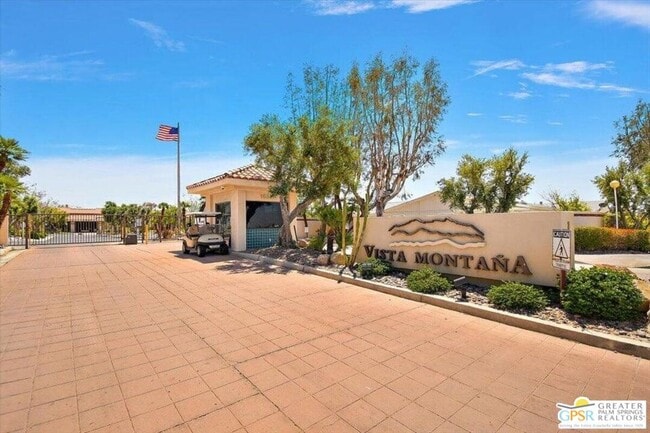 Building Photo - 15300 Palm Dr