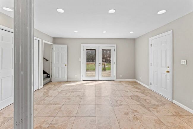 Building Photo - 2916 Oakwood Ave