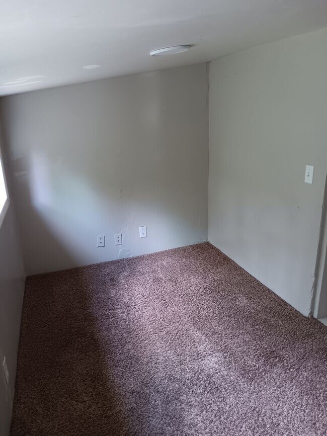 Building Photo - 3 Bed House in La Grande