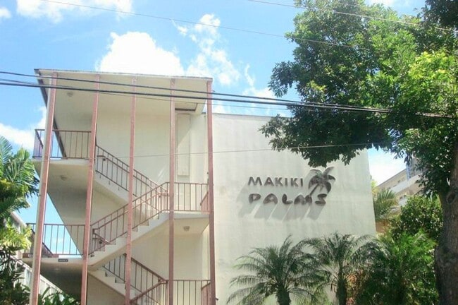 Building Photo - Fully Furnished spacious Studio, 1 Bath, 1...