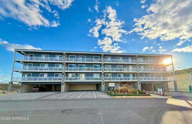 Building Photo - 1 21st Ave