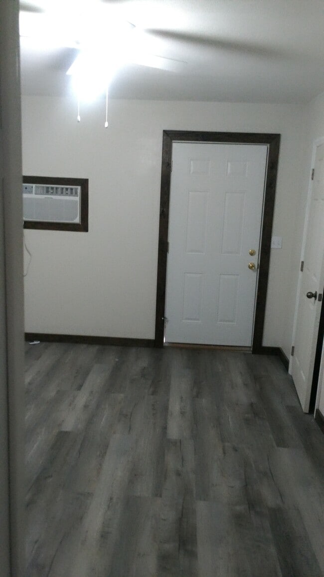 Building Photo - 237 Kingsley Dr