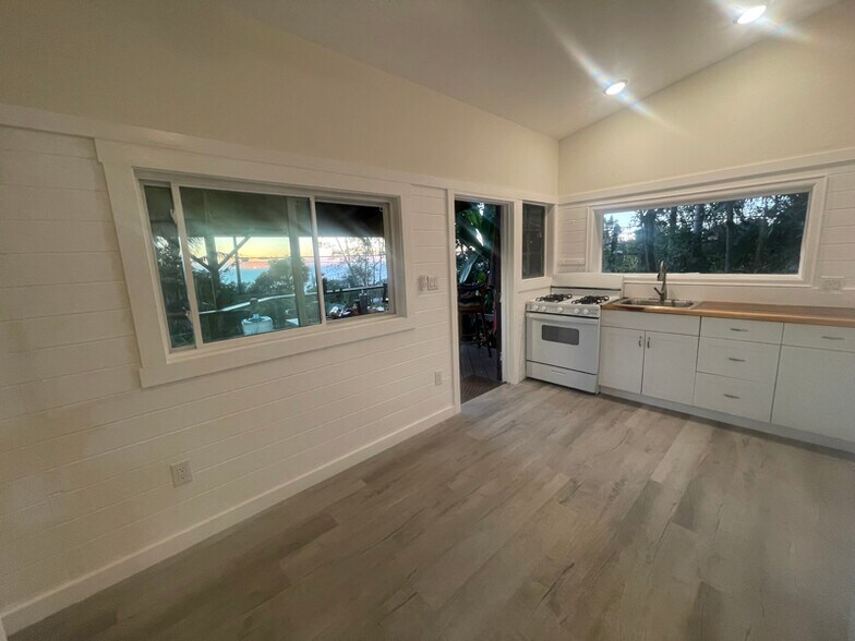 Building Photo - 82-1132-1132 Greenwell Mountain Rd