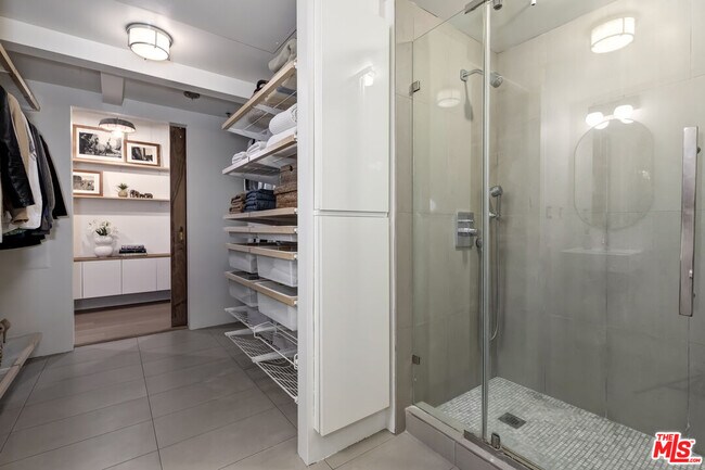 Building Photo - 200 N San Fernando Rd