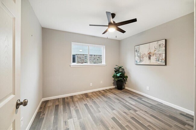 Building Photo - 14022 Roundstone Ln