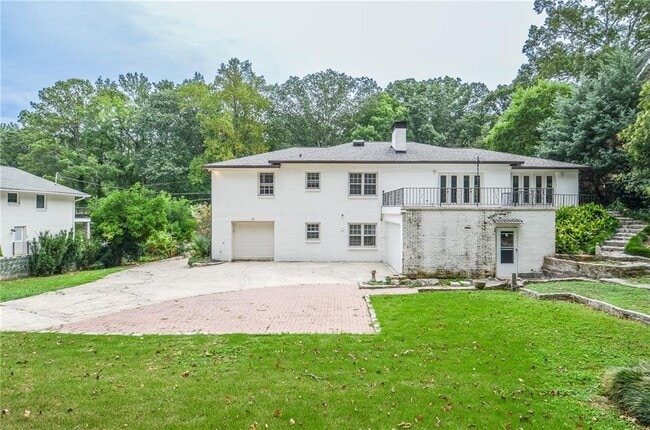 Building Photo - 2079 Street De Ville