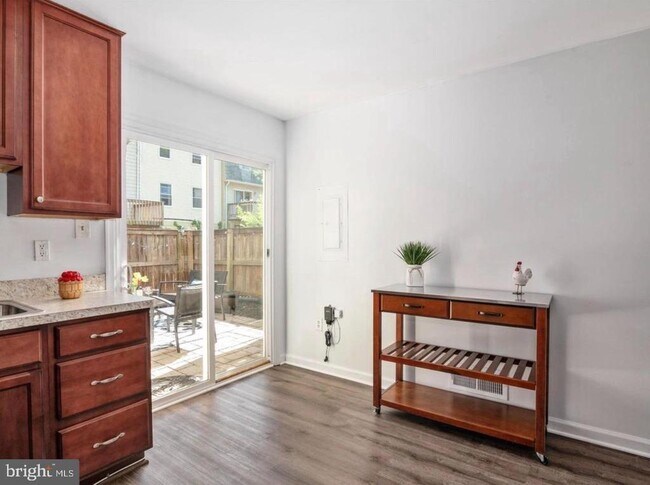 Building Photo - 1468 Lowell Ct