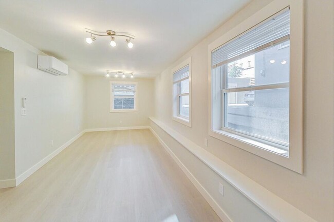 Building Photo - Brand new one bedroom in great location in...