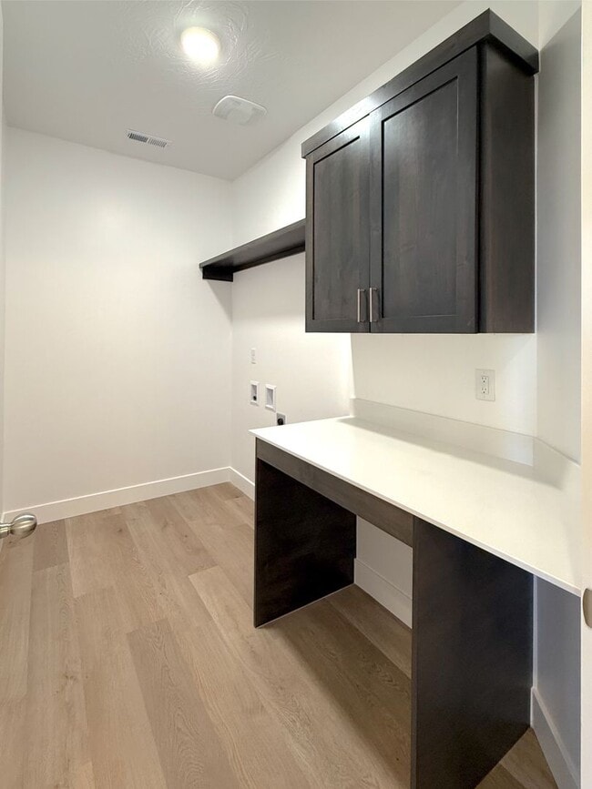 Building Photo - Brand New 3 bed, 2.5 Bath 1 car garage Townhome