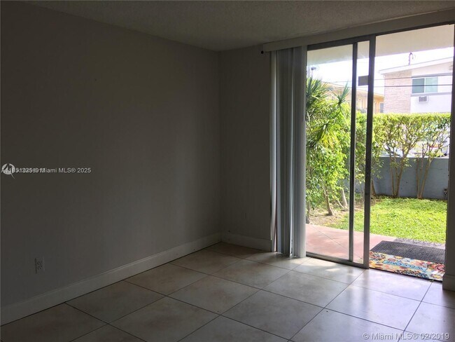 Building Photo - 1801 S Treasure Dr